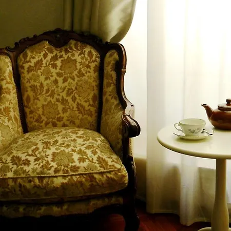 Teatime Rome